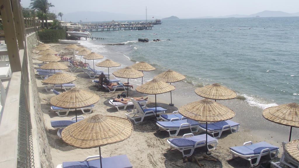 Ado Beach Hotel Turgutreis Exterior photo