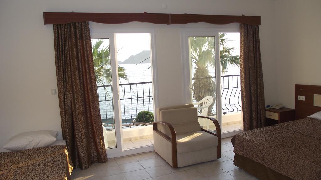 Ado Beach Hotel Turgutreis Room photo